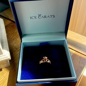 Rose Gold Claddagh ring